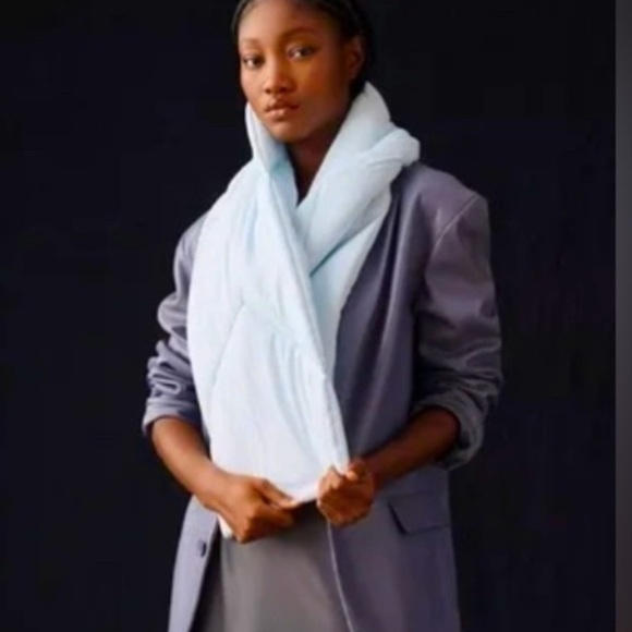 NWT Anthropologie Maeve Puffer Scarf / OSFA / Accessory - Picture 3 of 6